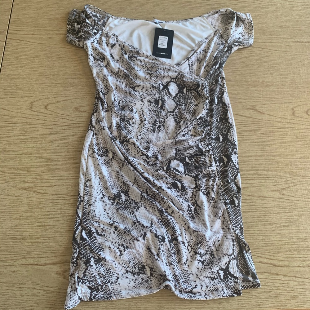 FashionNova Slither off to the party dress L